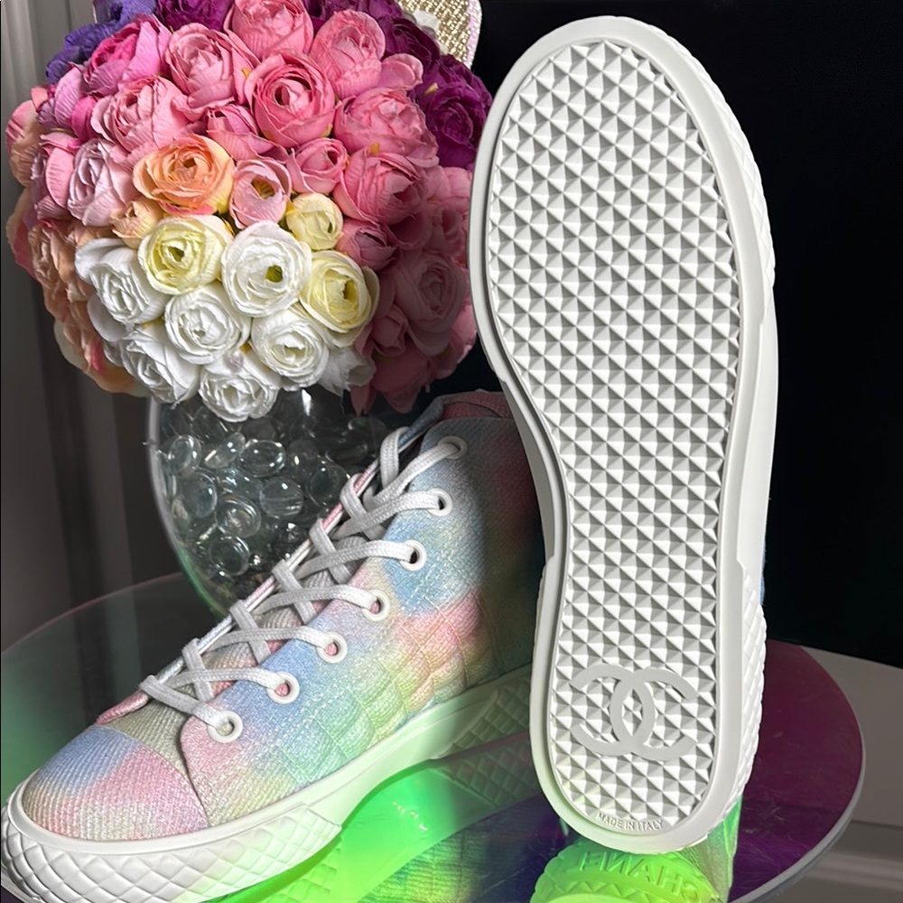 🫧CHANEL🫧🌈⭐️HOST PICK⭐️📣📣Pastel High-Top Sneakers 38.5 - Picture 8 of 14